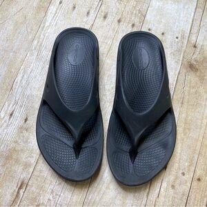 OOFOS OOriginal Black Recovery Flip
Flop Thong Sandal